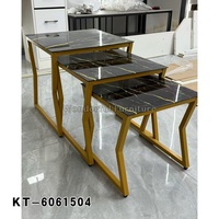 Ensemble de table basse moderne de luxe en 3 pièces, table d'appoint carrée avec plateau en verre et structure en fer doré durable, meubles de salon