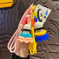 Niedlicher Badminton-Federball-Schlüsselanhänger, handgefertigter Häkel-Taschenanhänger mit Schlüsselband und Karabiner, Rucksack-Anhänger, Sportgeschenk für Mädchen und Frauen