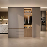 Armoire moderne sur mesure du sol au plafond, combinée avec un bureau de dressing et un compartiment d'exposition ouvert, pour chambre à coucher, projet de vente en gros