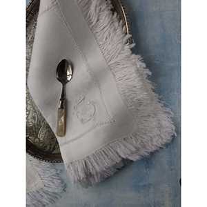 Set di 12 Tovaglioli Moderni a Righe con Frange Mirellas di Alta Qualità, Tovaglioli in Tessuto Usa e Getta con Iniziali per Feste e Cene - Product Image 5