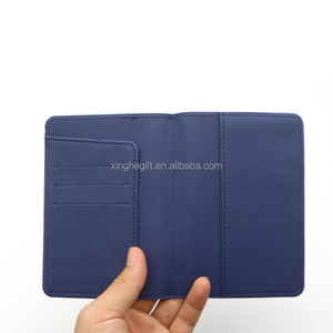 Porte-passeport personnalisable fin et coloré avec logo sur mesure, pouvant contenir suffisamment de cartes de crédit - Product Image 3