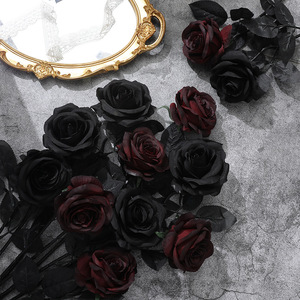 Décoration de remise des diplômes Roses en soie artificielle <span class=keywords><strong>Rose</strong></span> noire série moderne avec <span class=keywords><strong>Rose</strong></span> rouge foncé pour Halloween Valentines - Product Image 3