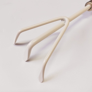 <span class=keywords><strong>Râteau</strong></span> à main <span class=keywords><strong>en</strong></span> acier inoxydable peint de couleur personnalisée <span class=keywords><strong>pour</strong></span> le jardinage avec poignée <span class=keywords><strong>en</strong></span> <span class=keywords><strong>bois</strong></span> de Ash Beach personnalisation de la couleur - Product Image 2