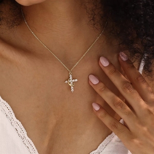 Collar con Colgante <span class=keywords><strong>de</strong></span> Cruz Simple para Mujeres, Hombres y Niñas, Joyería Exquisita y Moderna para Regalo <span class=keywords><strong>de</strong></span> Navidad o Black Friday - Product Image 2