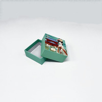 Emballage artisanal rectangulaire unique et luxueux en carton rigide couleur pleine pour bougie et parfum de luxe, idéal pour un cadeau