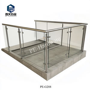 <span class=keywords><strong>Kit</strong></span> de <span class=keywords><strong>balustrade</strong></span> en acier inoxydable au design moderne avec systèmes de garde-corps en verre et main courante pour les appartements du porche avant. - Product Image 5