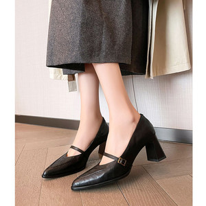 Escarpins à talon épais de style Hong Kong pour femme, collection Printemps 2026, à bout pointu et bride unique, qualité supérieure - Product Image 4