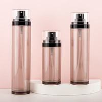 Bouteilles et pots cosmétiques en PET métallisé, fournis directement par l'usine, avec double couvercle anti-poussière, vaporisateur, crème, couleurs pastel multiples, recharge pour soins de la peau