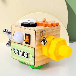 Cubo de Actividades Montessori para Niños con Autismo y TDAH, Cubo Sensorial LED para Niños Pequeños, Cubo de Actividades de Madera para Bebés - Product Image 5