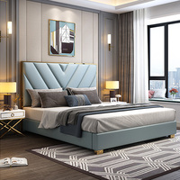 Lit King Size Rembourré en Cuir Microfibre Design de Luxe avec Cadre en Acier Doré Tête de Lit Haute en Bois Mobilier de Chambre à Coucher