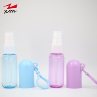 Flacon pulvérisateur portable de 30 ml avec capuchon extérieur à crochet, flacon pulvérisateur à fine brume en PET, conteneur cosmétique vide avec porte-clés pour parfum et tonique