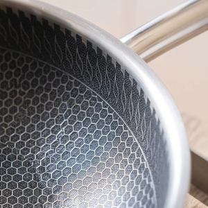 <span class=keywords><strong>Wok</strong></span> Premium con Grabado Láser, Utensilios de Cocina Profesionales, Sartén de Acero Inoxidable de 3 Capas, Utensilios de Cocina OEM/ODM - Product Image 4
