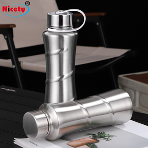 Fabrieks Directe Klassieke 500Ml Roestvrijstalen Vacuümfles Fles Met Handvat Deksel Draagbaar Ontwerp Voor Drinkwater Warm Verkoop - Product Image 1