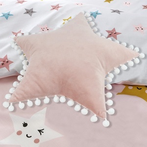 <span class=keywords><strong>Coussin</strong></span> en velours en forme d'étoile à pompons pour enfants - Product Image 6