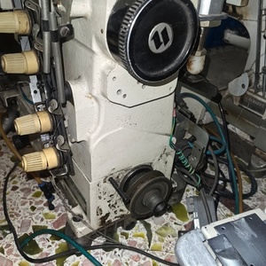 Machine à coudre industrielle surjeteuse plate VCU2700 de haute qualité pour usage domestique avec composant moteur central - Product Image 3
