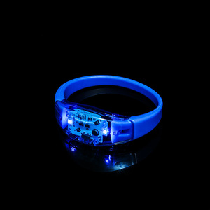 กำไลข้อมือไฟ LED เรืองแสงในที่มืด ของชำร่วยสำหรับคอนเสิร์ต ฮาโลวีน วันเกิด งานรื่นเริง สำหรับผู้ใหญ่และเด็ก - Product Image 4