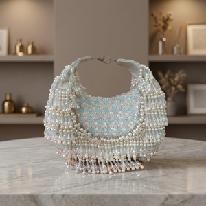 Sac de soirée élégant en forme de demi-lune orné de perles et de cristaux avec anse en anneau pour les soirées - Product Image 1