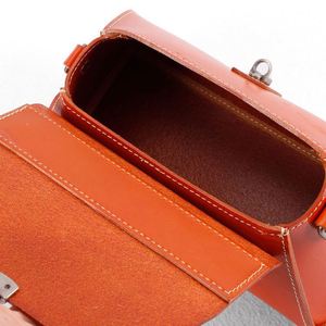 Sac à main de luxe en cuir de vachette italien, style vintage, doublure en cuir de luxe, fermeture à bouton, sac portable de luxe pour femme - Product Image 5