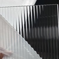 Vente en gros 1220*2440 Feuille acrylique en plastique cannelée Service de découpe de planche à rayures épaisses ondulé personnalisé multi-tailles inclus