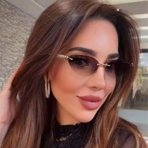 Gafas de Sol de Moda de Lujo 2025 con Logotipo Personalizado, Montura Metálica sin Aro, Protección UV400, Patillas Roscadas, Estilo Ojo de Gato para Mujer - Product Image 3
