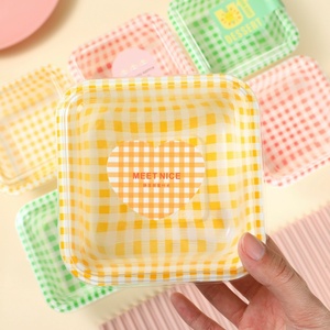 Đóng gói dễ thương hộp với nắp đậy rõ ràng vuông nhỏ Bento bánh bánh Hộp Tùy chỉnh nhựa thực phẩm vật nuôi dùng một lần bánh ly hình vuông - Product Image 3