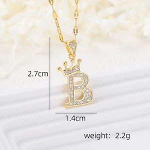 Collar con Colgante de Corona de 26 Letras con Circonitas Blancas Mini Pavé Chapado en Oro de 18K para Mujer, Colgante de Oro con Diamantes Completos, Joyería para Hombre - Product Image 6