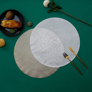 Set <span class=keywords><strong>de</strong></span> <span class=keywords><strong>table</strong></span> en cuir PVC doré et argenté ajouré <span class=keywords><strong>de</strong></span> style designer pour <span class=keywords><strong>table</strong></span> à manger, <span class=keywords><strong>table</strong></span> <span class=keywords><strong>de</strong></span> bureau et vaisselle - Product Image 4