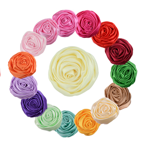 Rosa satinada hecha a mano con núcleo para niños, accesorios para el cabello, 4,5 cm, 3D - Product Image 1