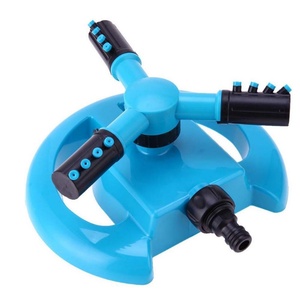Aspersor Rotatorio de 360 Grados con Base de 3 Brazos, Dirección de Rociado Ajustable, Conector Rápido de 1/2'', Aspersor para Jardín, Patio y Césped - Product Image 2