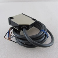 Sensor Fotoeléctrico E3S-DCP21-iL2 PNP 300mm Difuso, Compatible con IO-Link, Envío Rápido para Control de Automatización Industrial