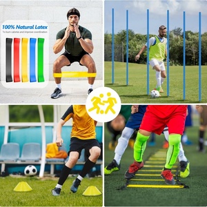 Équipement de football professionnel pour enfants et jeunes, réglable, comprenant 6 poteaux d'agilité flexibles, kit de poteaux d'entraînement de football - Product Image 2