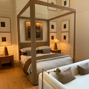 سرير بمظلة من قماش بايرون عالي الجودة، أثاث غرفة نوم فاخر وعصري، إطار سرير خشبي صلب بحجم كينج وكوين - Product Image 3