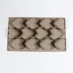 Molde de Silicona de 12 Cavidades con Forma de Corazón Agrietado para Hornear y Hacer Chocolate, Herramienta Flexible Antiadherente para Decoración de Pasteles - Product Image 3