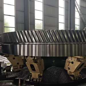 Ingranaggio Elicoidale di Grandi Dimensioni in Acciaio Inossidabile Lavorato a CNC per Mulino a Sfere con Motore - Product Image 6