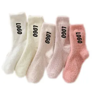 Hoge Kwaliteit Vrouwen Fuzzy Sok Custom Logo Naaien Ontwerp Gezellige Sokken Pluizige Fleece Designer Sox