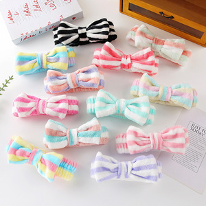 Set Fascia per Capelli e Braccialetto Kawaii con Fiocco, Morbida Fascia in Peluche per Lavaggio Viso da <span class=keywords><strong>Donna</strong></span>, Fasce Elastiche in Spugna e Braccialetti Anti-Goccia - Product Image 4