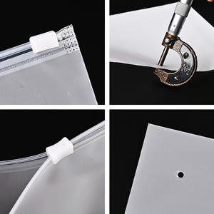 Impression offset de haute qualité Cpe chaussettes givré fermeture éclair curseur personnalisé stockage emballage sac fermeture éclair pour vêtements - Product Image 2