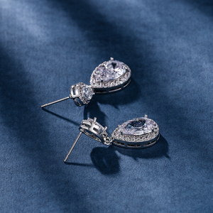 Nuovi Orecchini a Perno Weiman con Zirconia Cubica e Cristalli CZ, Trendy in Oro per Spose, Anniversari e Feste, Ottima Idea Regalo - Product Image 6