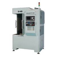 SYNTEC Petite fraiseuse de tournage CNC haute performance Centre d'usinage vertical automatique pour métal aluminium 220v BT30