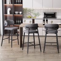 Tabouret de bar en cuir avec structure en fer, design nordique moderne pour la maison, le bar ou la réception