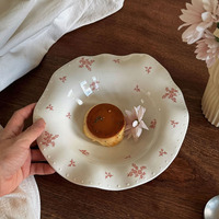 Assiette en céramique décorative vintage française rose à motif floral, bordure en dentelle perlée, assiette à pâtes en céramique