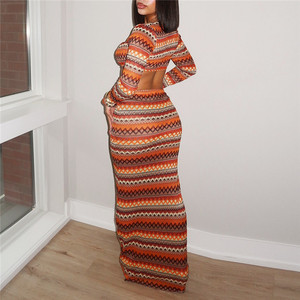 Set Rajutan Wanita 2 Potong, Atasan Pendek Lengan Panjang dengan Patchwork Warna-Warni dan Rok Bodycon untuk Pakaian Liburan - Product Image 3