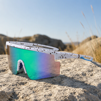 Lunettes de soleil de sport tendance anti-vent UV400, légères et confortables, monture intégrale carrée, verres monobloc pour activités de plein air