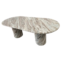 Table à manger ovale en marbre naturel de luxe moderne avec piétement cannelé pour villa, salon, hôtel