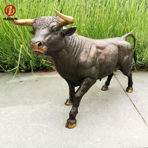 Sculpture animalière en métal grandeur nature décorative pour parc extérieur <span class=keywords><strong>Taureau</strong></span> Statue en bronze - Product Image 5