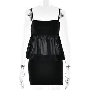 Minivestido de gasa con hombros descubiertos, corte imperio, espalda descubierta y diseño con aberturas, para uso informal. - Product Image 5