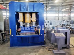 Presse hydraulique <span class=keywords><strong>à</strong></span> gaufrer les panneaux de porte de sécurité de 2500 tonnes Presse hydraulique <span class=keywords><strong>à</strong></span> gaufrage <span class=keywords><strong>à</strong></span> double <span class=keywords><strong>action</strong></span> avec cadre en acier inoxydable - Product Image 3