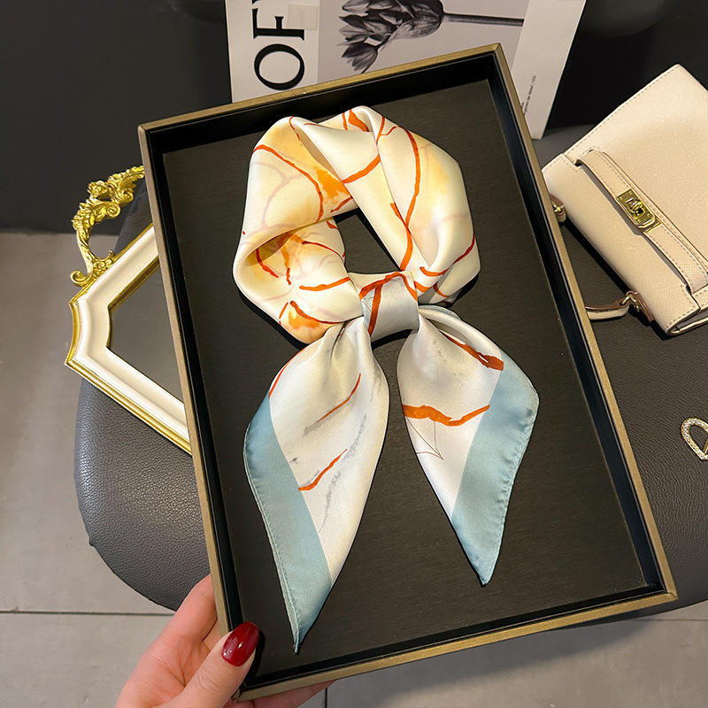 Camellia connaît le bord bleu du lac de printemps