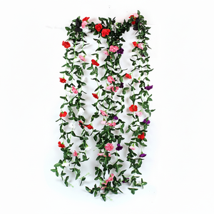 Ghirlanda di Fiori Artificiali da 150 cm in Colori Assortiti, Design Moderno, 144 Pezzi/Cartone, per Laurea, Natale, Capodanno, Halloween, Realizzata in Tessuto Resistente - Product Image 2