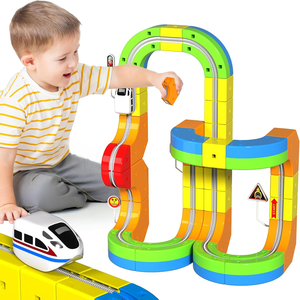 Set Treno Elettrico <span class=keywords><strong>per</strong></span> <span class=keywords><strong>Bambini</strong></span>, 83 Pezzi, Pista da Corsa 3D con Treno Elettrico, Adatto <span class=keywords><strong>per</strong></span> <span class=keywords><strong>Bambini</strong></span> dai 2 Anni in Su - Product Image 2